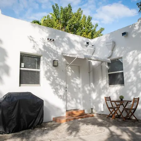 Stylish Studio Near Wynwood & Design District